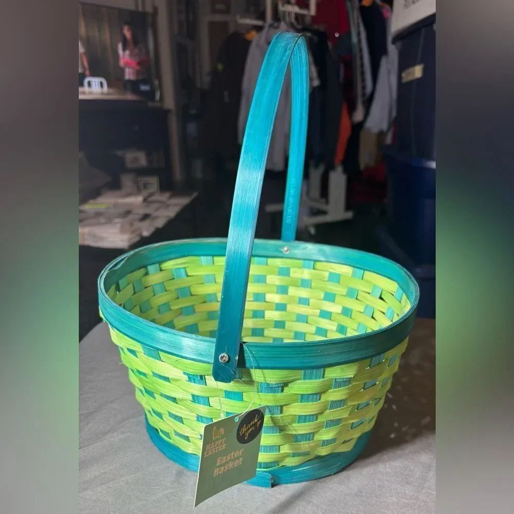 New 6” Blue & Green Easter Basket NWT